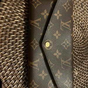 Louis VuittonSarah Wallet